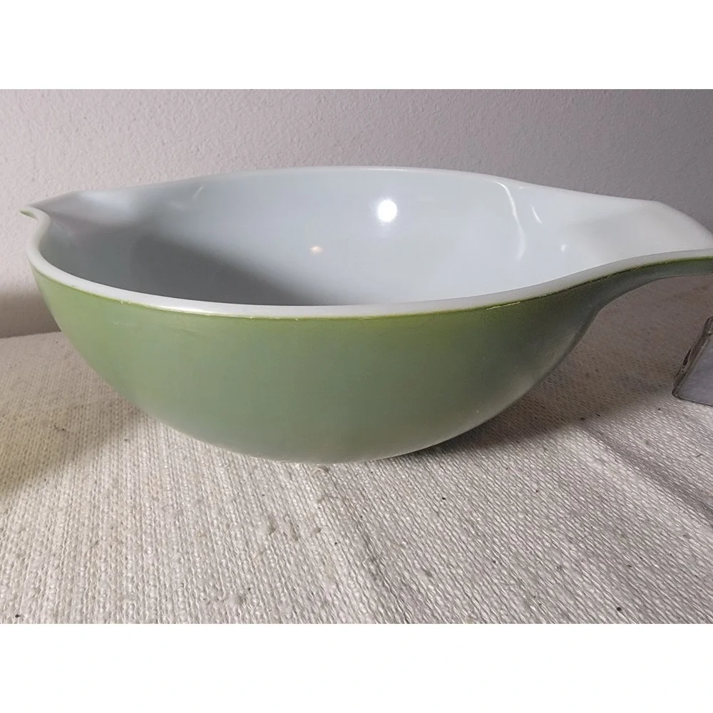 Vintage‎ Pyrex Cinderella Mixing Bowls Set 2 Verde Green 444 Yellow 442 AS IS